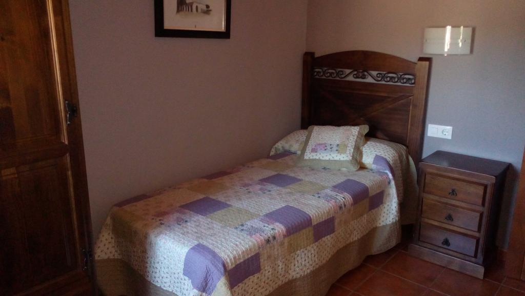 Apartamentos Rurales Casas De Los Maestros Talarrubias Exterior foto